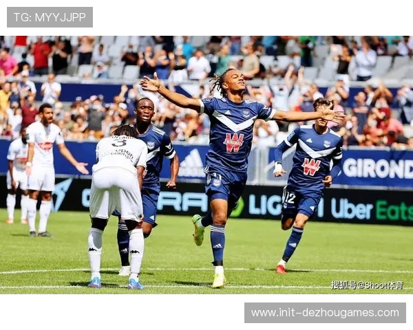 朗斯主场照明系统升级,满足欧战转播高标准 朗斯主场照明系统升级,满足欧战转播高标准